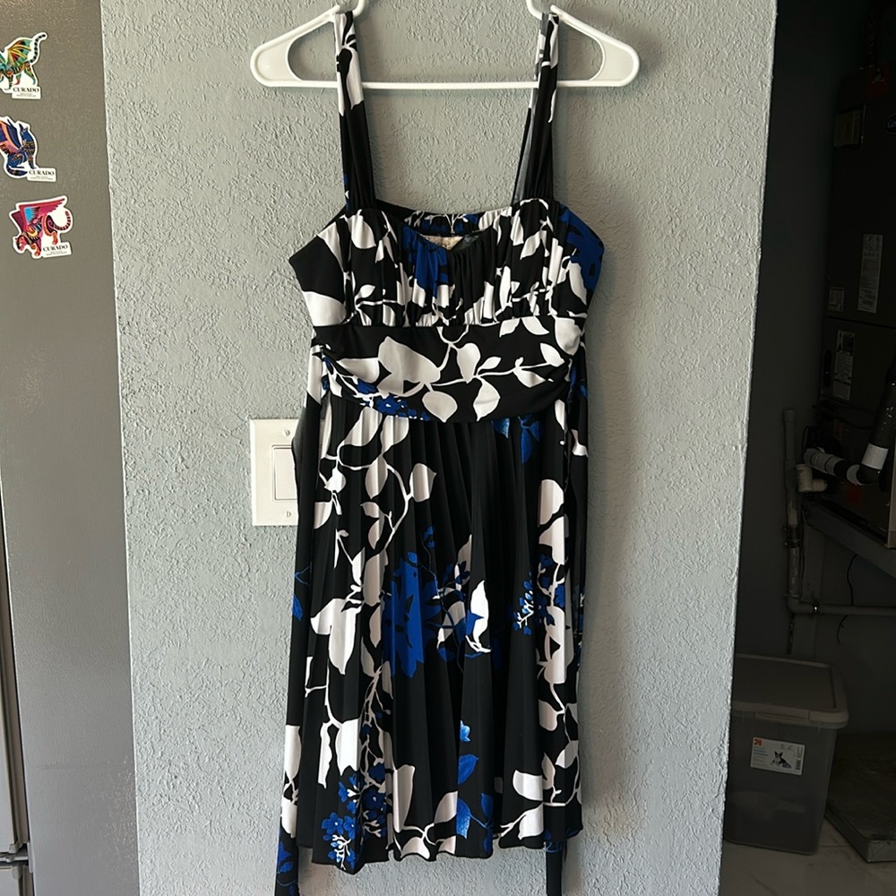 Black white blue dress ties in the back